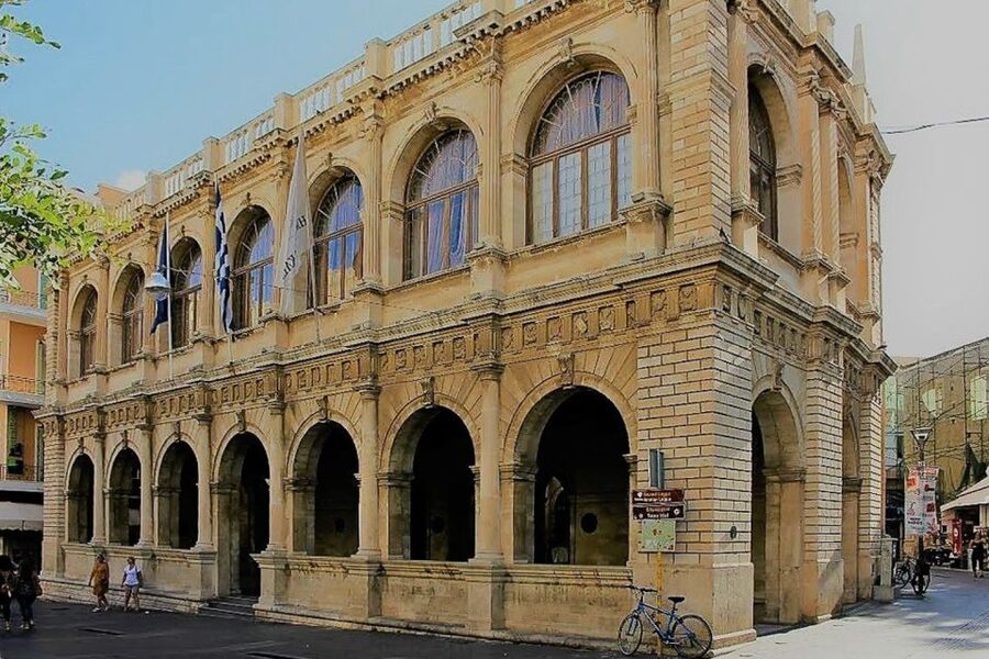 Heraklion: City Highlights with a Private Driver - Knossos before Heraklion