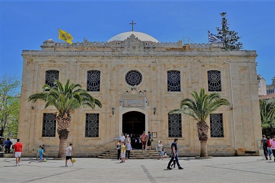 Heraklion: City Highlights with a Private Driver - What the private driver adds