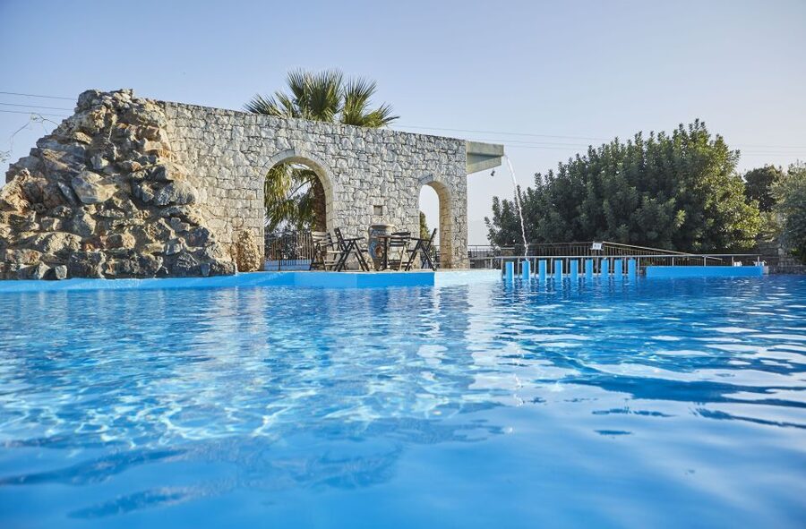 Heraklion Crete: Cretan and Greek Dance Lesson at Arolithos - Booking details and timing