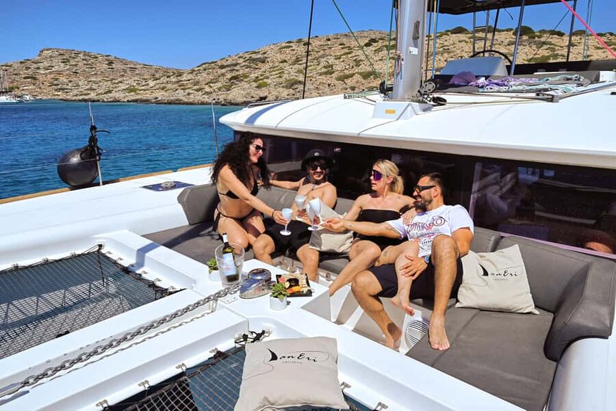 Heraklion: Dia Catamaran Tour - Lunch, Open Bar & Snorkeling - Meeting the crew at Heraklion harbor