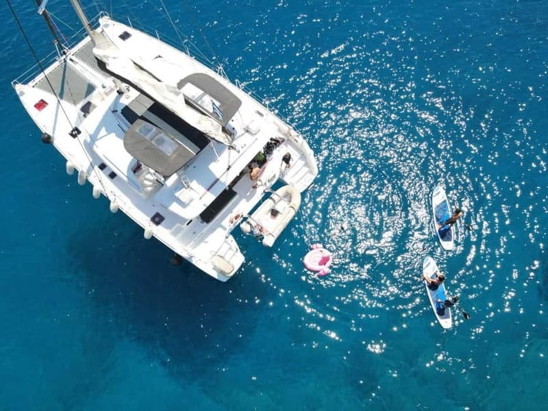Heraklion: Dia Island Catamaran Cruise with Dinner and Wine - Sailing from Heraklion with coffee and Cretan snacks