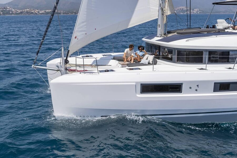 Heraklion: Dia Island Luxury Catamaran Cruise with Meal - Pickup, transfers, and the real time commitment