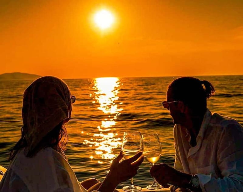 Heraklion: Dia Island Sunset Boat Tour with Dinner - Sailing north from Heraklion Port