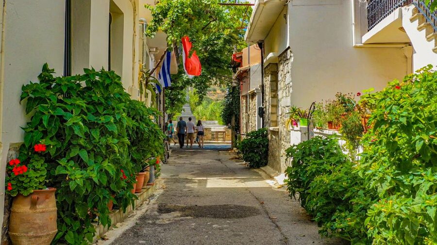 Heraklion: Eastern Crete Highlights Shore Private Tour - Kritsa: old lanes and traditional buildings