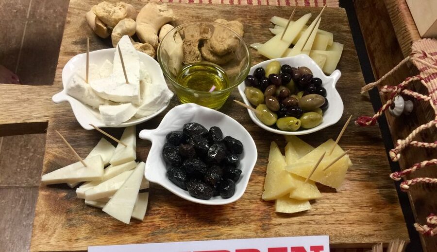 Heraklion: Food Tastings Walking Tour - Agios Minas Cathedral and the slower middle of the walk