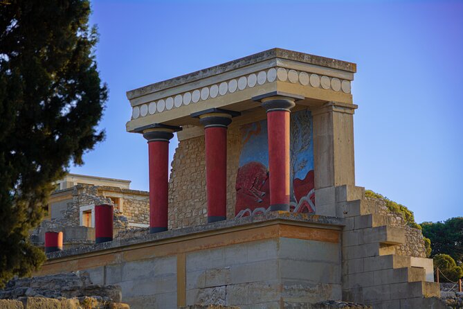 Heraklion Highlights: Knossos, Museum & Historic City Drive - Starting above the city at the Venetian walls