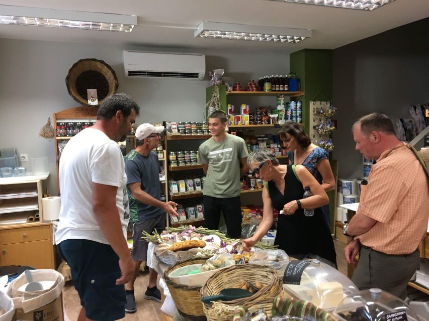 Heraklion: History & Culture Walking Tour with Food Tasting - Monuments, churches, and Venetian Heraklion