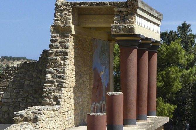 Heraklion Hop-On Hop-Off Bus Tour - Gates, graves, and the road to Knossos