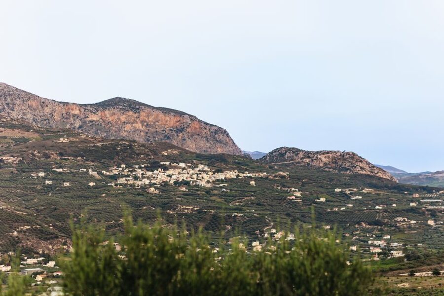 Heraklion: Horse Ride in the Cretan Mountains - Heat, Weather, and What to Bring