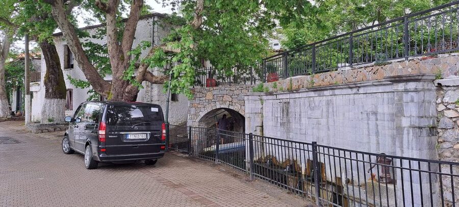 Heraklion: Knossos Palace, Zeus Cave & Oil Mill Private Tour - Knossos Palace in about 90 minutes