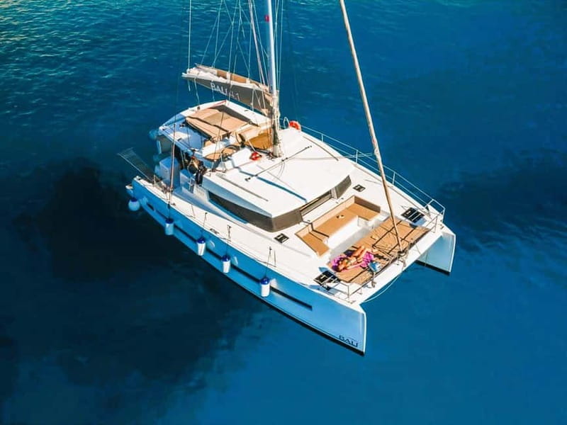 Heraklion: Luxury Catamaran Cruise to Dia Island with Lunch - Four and a half hours near Dia Island