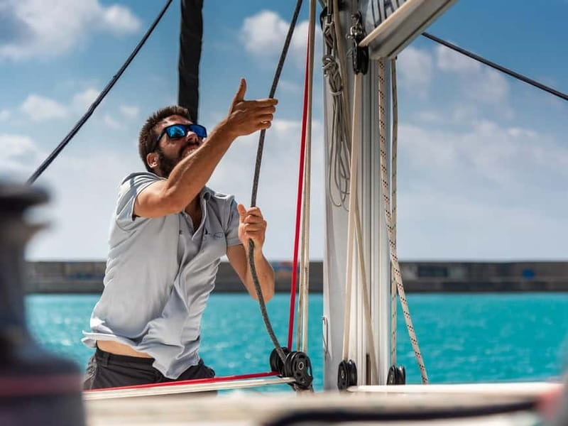 Heraklion: Luxury Catamaran Cruise to Dia Island with Lunch - What the catamaran day feels like