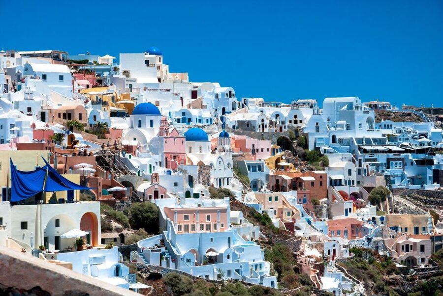 Heraklion or Ag Nikolaos: Oia & Fira Full-Day Santorini Trip - Guides, languages, and the group experience