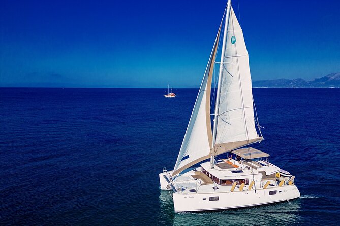 Heraklion: Private Catamaran Cruise to Dia with Meal & Drinks - Sailing out of Heraklion at 3:30 pm
