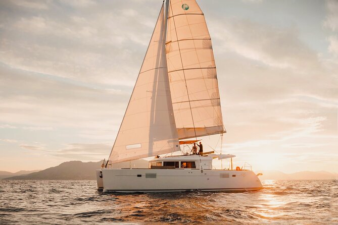 Heraklion: Private Catamaran Cruise to Dia with Meal & Drinks - A lunch that is part of the experience