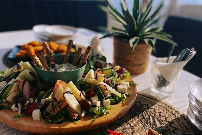 Heraklion: Private Catamaran Cruise to Dia with Meal & Drinks - Should you book the Dia Island catamaran?