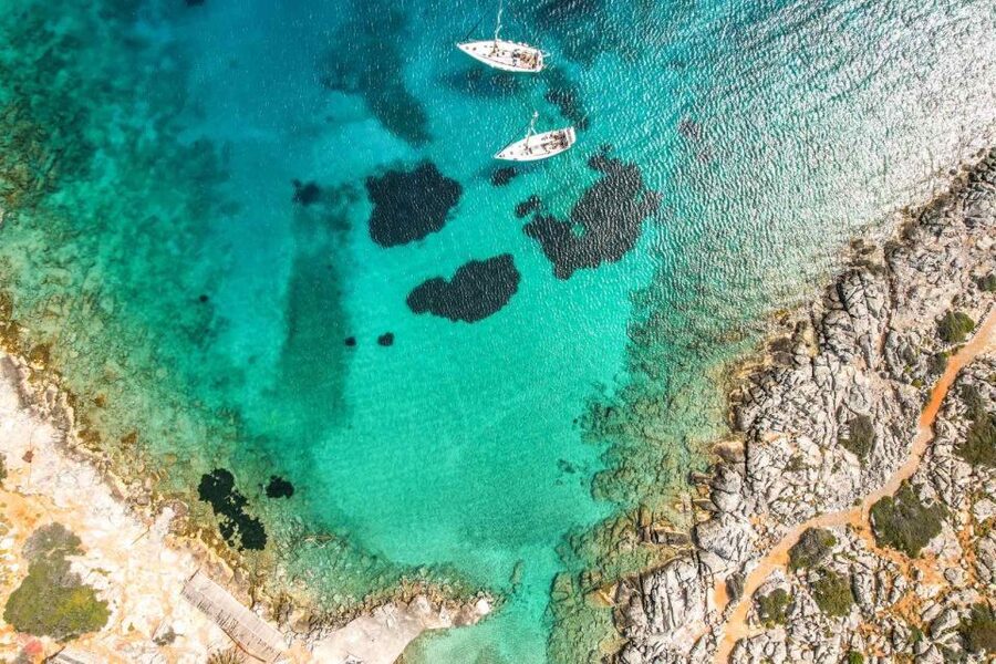 Heraklion: Private Full-Day Sailing Trip to Dia Island - Lunch, local wine, and the food decision