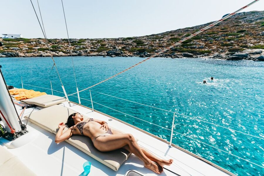 Heraklion: Sailboat Cruise to Dia Island with Drinks & Lunch - Shared yacht or private sailing trip?