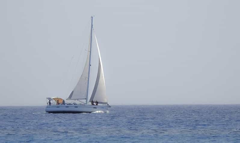 Heraklion: Sailing Cruise to Dia Island with Drinks and Meal - Leaving Heraklion from the Old Venetian Harbor
