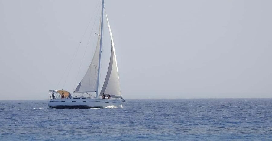 Heraklion: Sailing Cruise to Dia Island with Drinks and Meal - Reaching Dia Island and choosing your own pace