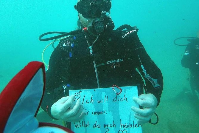 Heraklion: Scuba Diving Experience for Beginners - The instructors and group size