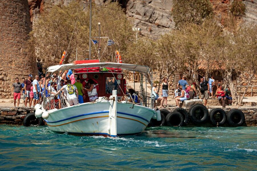 Heraklion: Spinalonga, Agios Nikolaos, Elounda & Plaka Tour - Plaka and the leper colony connection