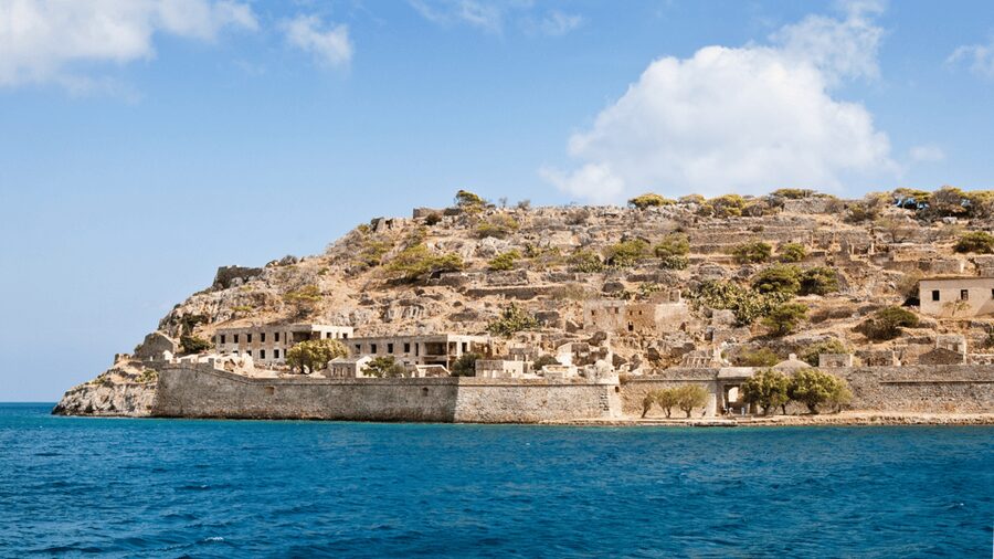 Heraklion: Spinalonga and Agios Nikolaos Cruise with Lunch - Boarding at Agios Nikolaos and crossing Mirabello Bay