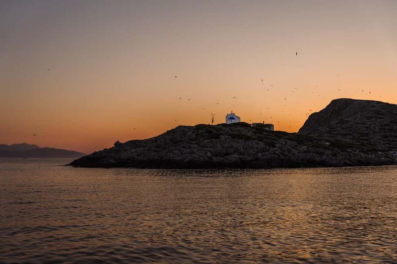 Heraklion: Sunset Sailing Cruise Dia Island with Snorkeling - Sailing out of Heraklion toward Dia