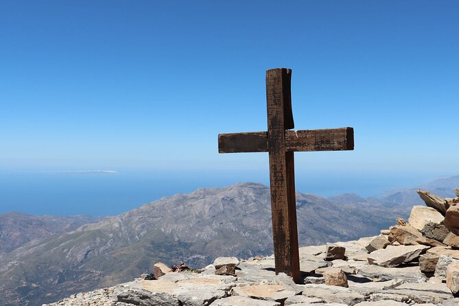 Hiking in Psiloritis Mountain (Ida Mt.) Crete - Who will enjoy this most