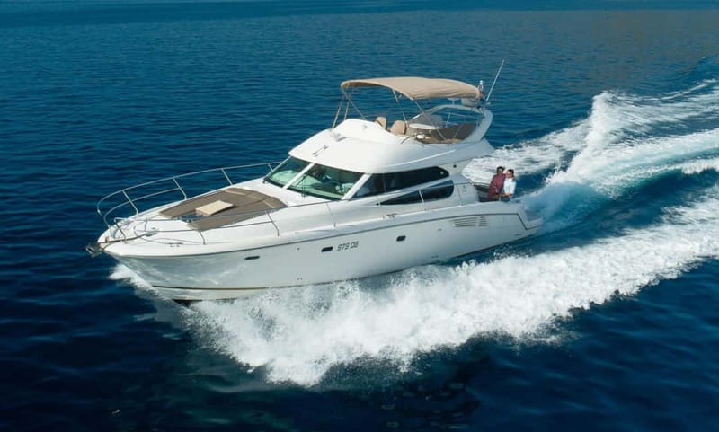 Ierapetra: Chrissi Island Luxury Yacht Cruise with Meal - The first 30 minutes around Chrissi Island