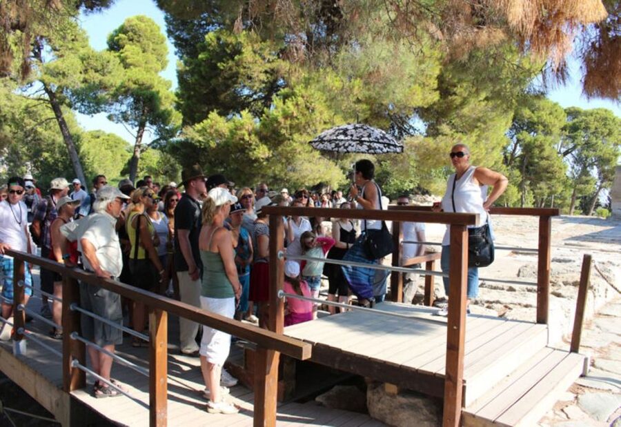 Ierapetra: Knossos Palace and Heraklion Guided City Tour - Key points to know before booking