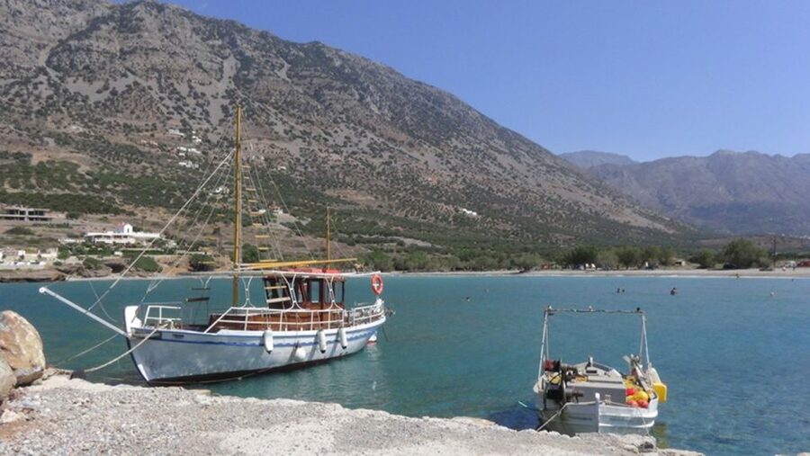 Jeep Driving Tour to Thripti Mountains and typical villages - Villages, chapels, vineyards, and olive fields