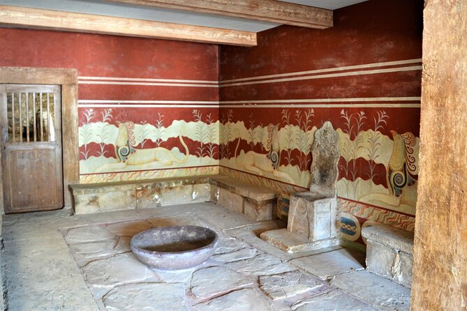 Knossos & Archaeological Museum Shared Guided Tour from Chania - Practical advice before you go