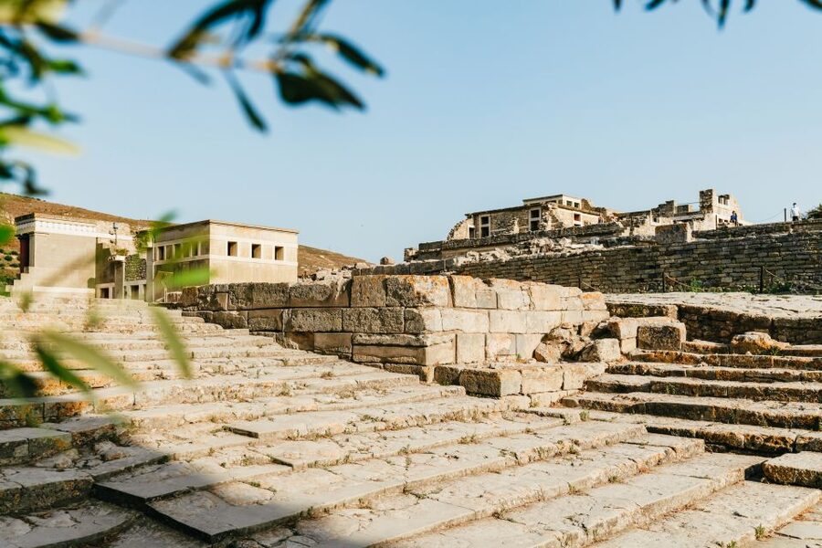 Knossos: Knossos Palace Skip-the-Line Guided Walking Tour - Why a guide matters at Knossos
