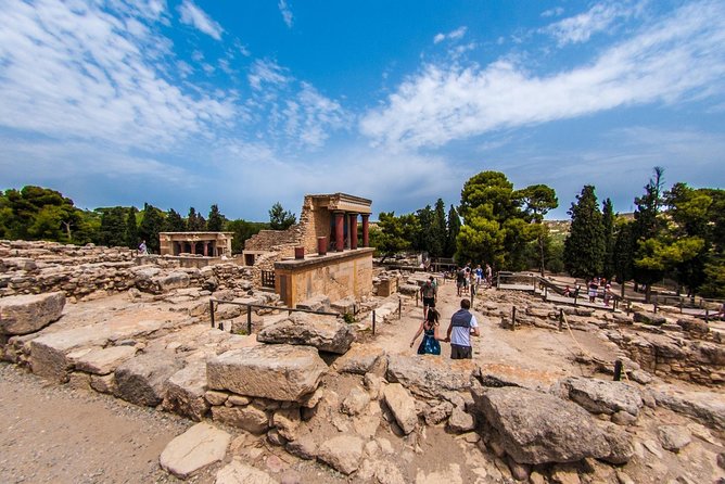 Knossos Palace and Plateau of Lassithi from Heraklion Region - Coach comfort and group size