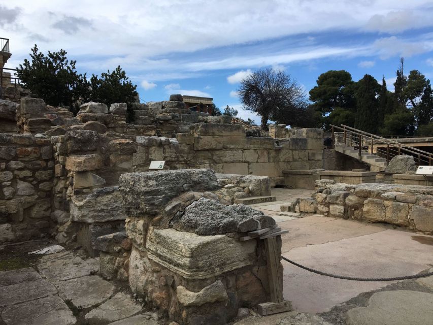 Knossos Palace & Archaeological Museum Private Tour - A private guide changes the way you see the ruins