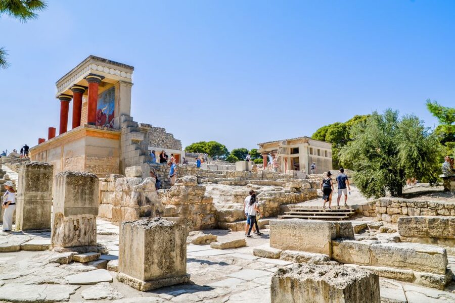 Knossos Palace & Heraklion Full-Day Tour from Rethymno Areas - Guides, group size, and the choice between guided and free time