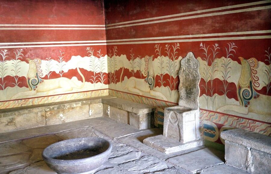 Knossos Palace & Heraklion Full-Day Tour from Rethymno Areas - Seeing the Palace of Knossos in two hours