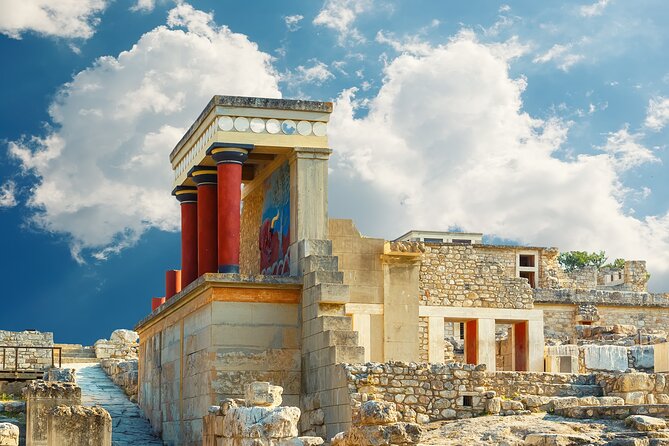 Knossos Palace of Crete with transportation 7h tour - Independent visit or licensed guide?