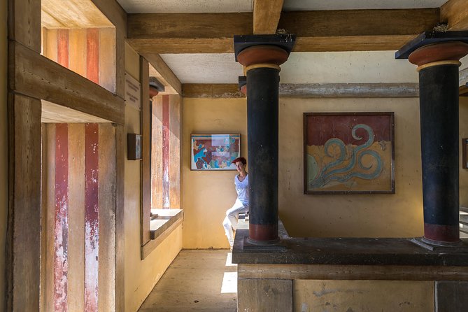 Knossos Palace ( Private Guided Tour ) - The throne, sanctuaries, and royal rooms