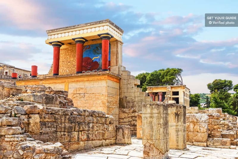 Knossos Palace ( Private tour Skip-The-Line ) - Meeting beside the Little Garden restaurant