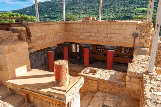 Knossos Palace Private Walking Tour - Royal Apartments, Queen’s Megaron, and the Throne Room