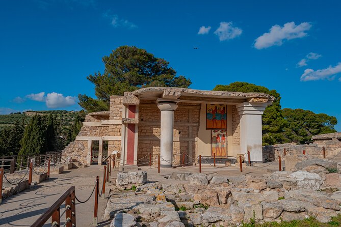 Knossos Palace Private Walking Tour - Storerooms and the practical side of Minoan life