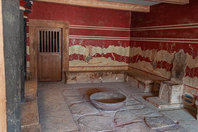 Knossos Palace Private Walking Tour - Thalia’s storytelling and the family factor