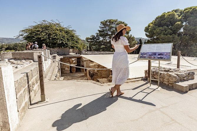 Knossos Palace: Self-Guided Audio Tour on your Phone (without ticket) - The real cost: $13.88 plus palace admission
