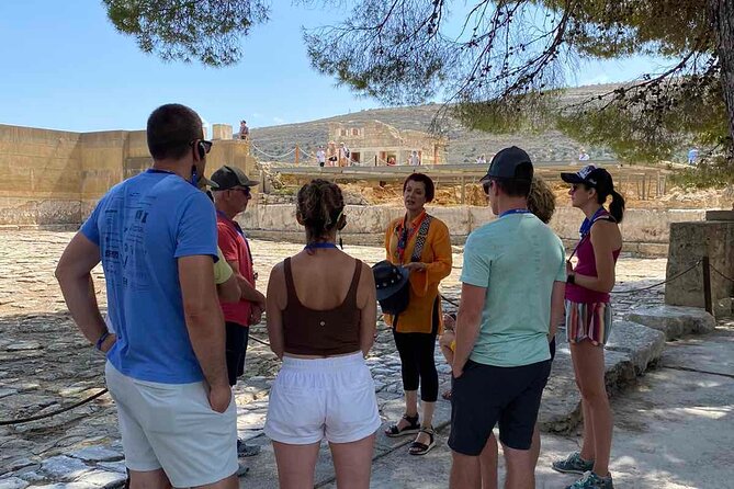 Knossos Palace Tour with Transfer & Skip-the-Line Entry Ticket - Taking the public bus to Knossos Palace