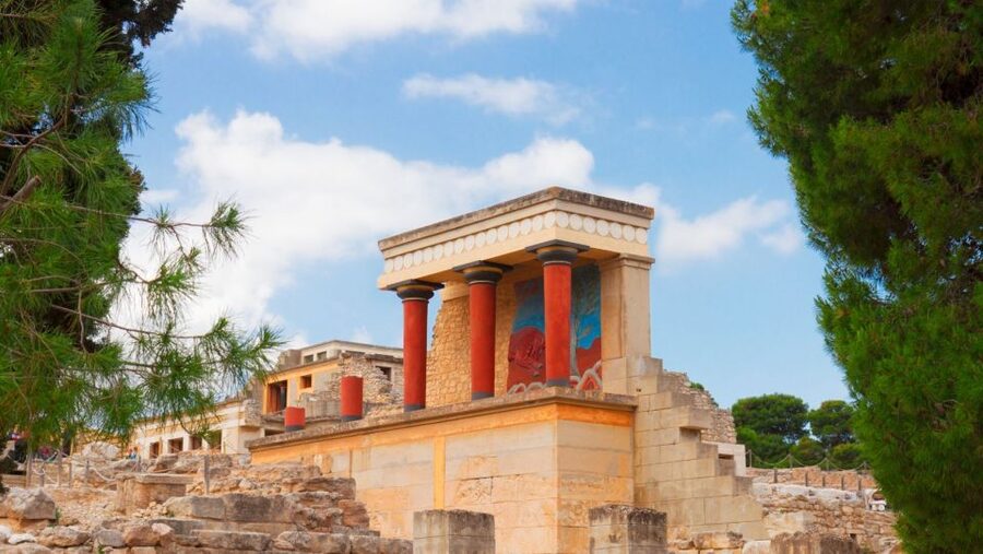 Minoan Path: Knossos Palace, Winery Visit, Lunch at Archanes - A long Cretan lunch in Archanes
