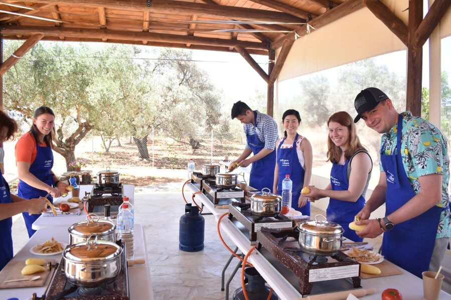 Moires: Cooking Class and Olive Oil Tasting at a Family Farm - What happens during the four-hour class