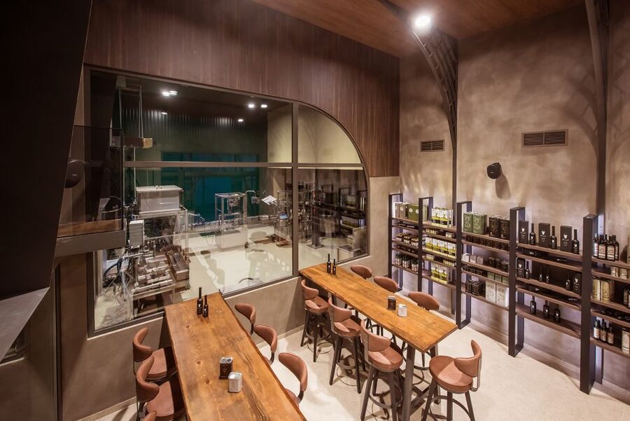 Olive Oil Food Pairing in Crete - What happens during the 90-minute tasting