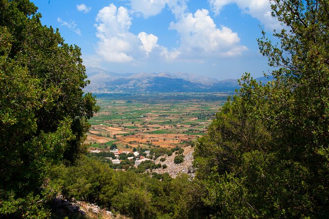 On the trail of the Greek Mythology - Sfendili and coffee with village life